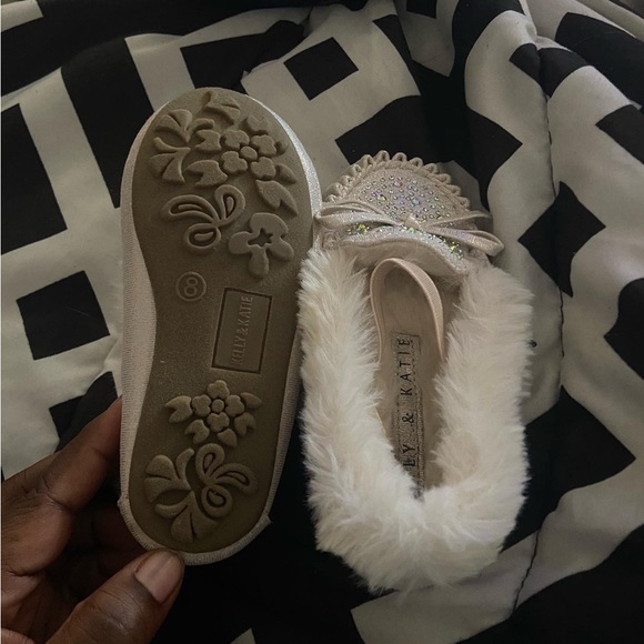 Cute, clean, 8c, furry iridescent - Picture 4 of 8